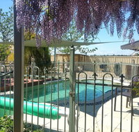 Must Love Dogs BB and Self-Contained Cottage - Accommodation NT