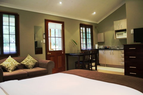 Sunshine Valley Cottages - NT Tourism 1