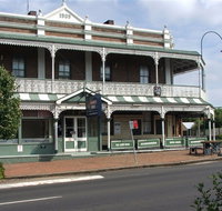 Thunderbolt Inn aka The Bottom Pub - Accommodation NT