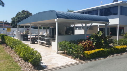 Alex Beach Cabins And Tourist Park - Accommodation NT 1