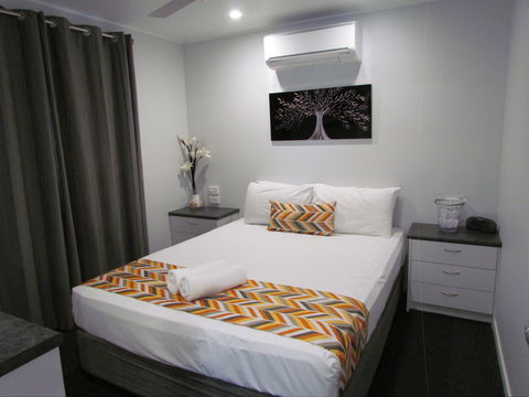 Alex Beach Cabins And Tourist Park - Accommodation NT 2