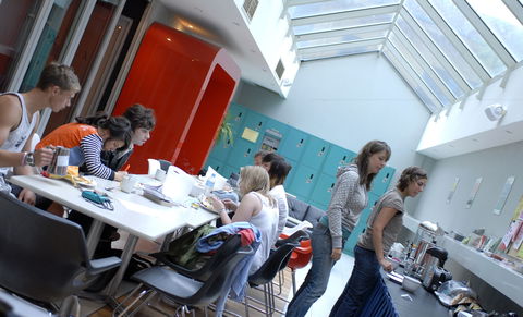 Base Backpackers St Kilda - Accommodation NT 2