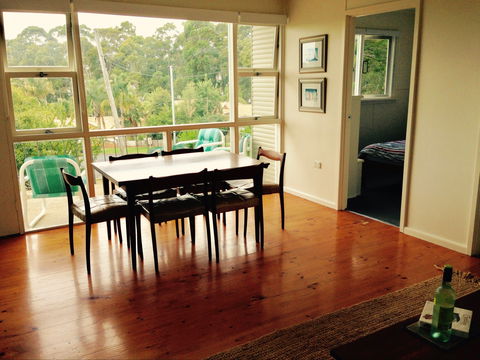 Cosy Seaside Cottage - Accommodation NT 2