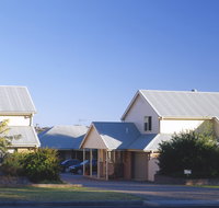 Dolphin Shores - NT Tourism