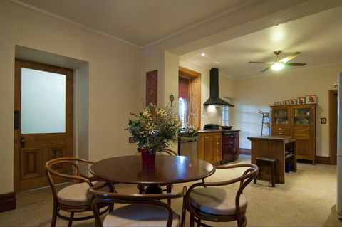The Coffee Palace - Accommodation NT 1