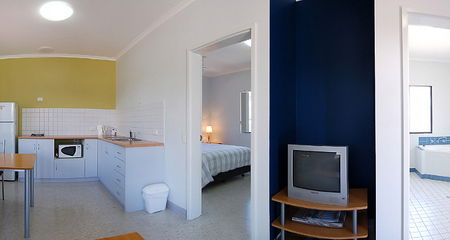 Mandurah Ocean Marina Chalets - Accommodation NT 3