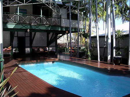 McAlpine House - Accommodation NT 3