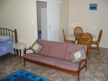 JJ's Holiday Cottages - Mitchell Street - Accommodation NT 2