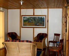 A Sunshine Farmstay - NT Tourism 1