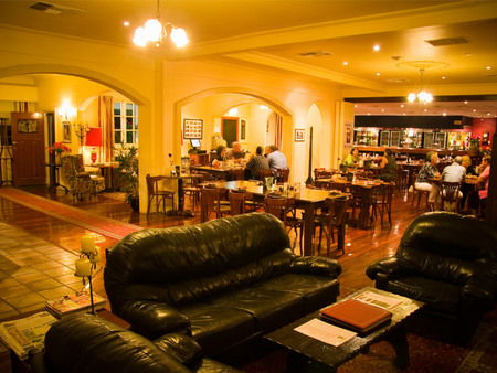 The Bull And Bush Tavern - Accommodation NT 2