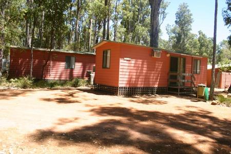 Dwellingup Chalets And Caravan Park - Accommodation NT 0