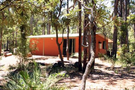 Dwellingup Chalets And Caravan Park - Accommodation NT 4
