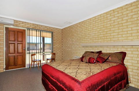 Drakesbrook Hotel Motel - Accommodation NT 0
