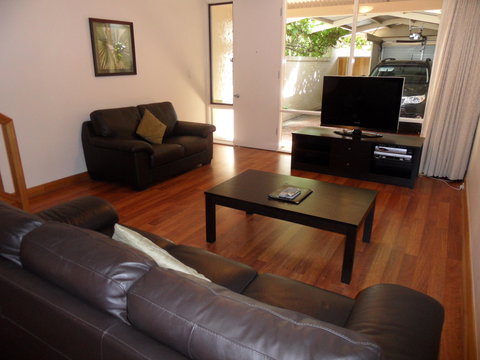 Adelaide Serviced Accommodation - Archer Townhouse - Accommodation NT 0
