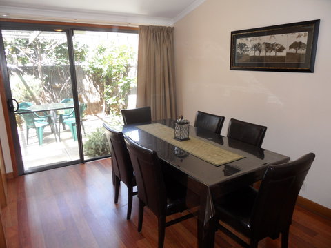 Adelaide Serviced Accommodation - Archer Townhouse - Accommodation NT 1