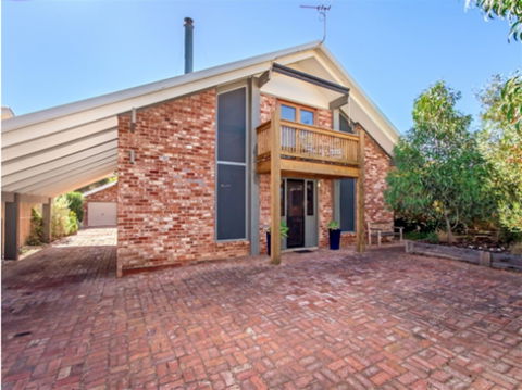 Century 21 SouthCoast: Estar - NT Tourism 2
