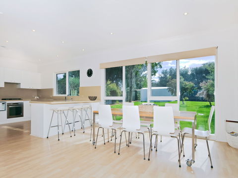Century 21 SouthCoast: Tennis Elbow - Accommodation NT 1
