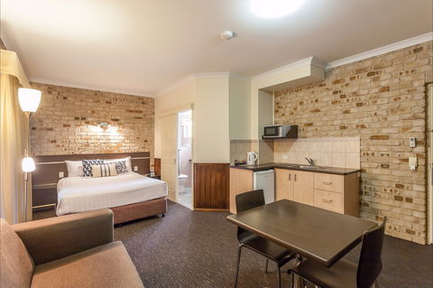 Highlander Motor Inn And Apartments - Accommodation NT 0