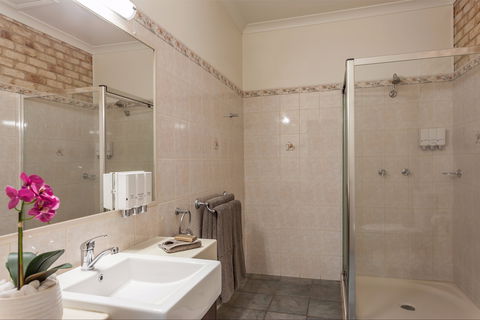 Highlander Motor Inn And Apartments - Accommodation NT 1