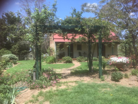 Red Hill Cottage - Accommodation NT 1