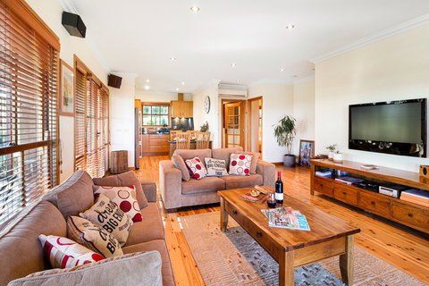 A View To A Hill - Accommodation NT 0