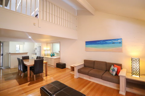 Blackbutt Family Loft Townhouse - Accommodation NT 2