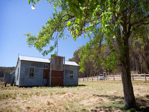 Brackens Hut - Accommodation NT 1