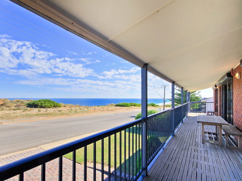 Century 21 SouthCoast: Beach House At Moana - Accommodation NT 0