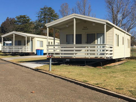 Harden Caravan Park - NT Tourism 0
