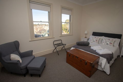 Helensburgh Hotel - Accommodation NT 2