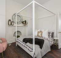 Landmark 1850s Family Fremantle Home - Accommodation NT