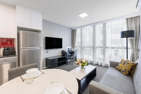 Meriton Suites Adelaide Street, Brisbane - Accommodation NT 2