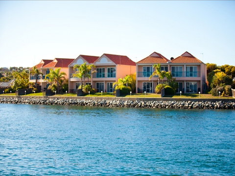 Port Lincoln Waterfront Apartments - Accommodation NT 2