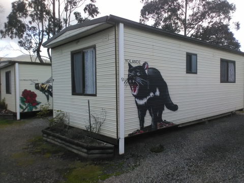 Queenstown Cabin And Tourist Park - Accommodation NT 1