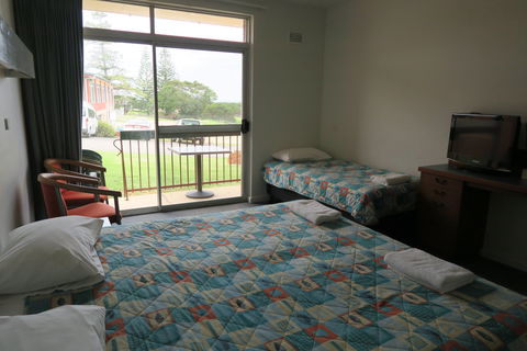 Tathra Hotel - Motel - Accommodation NT 2