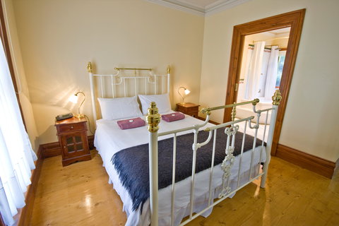 Torquay 1903 Period Cottages - Accommodation NT 2