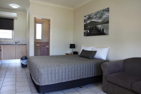 Tumut Apartments - NT Tourism 1
