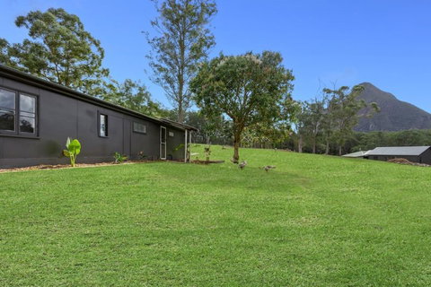 Sunshine Coast Farm Stay  - NT Tourism 1