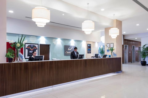 Oaks Glenelg Plaza Pier Suites - Accommodation NT 1