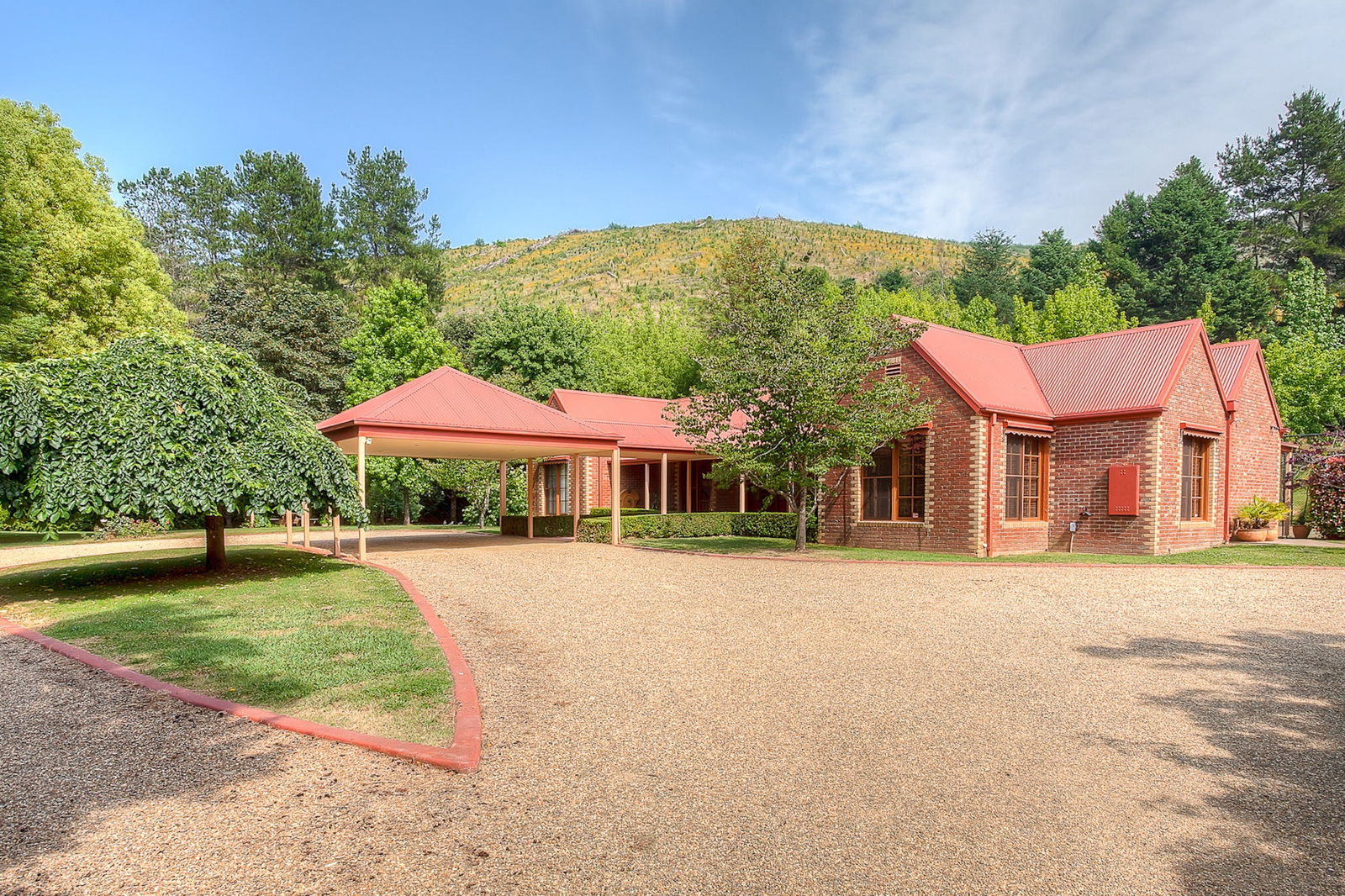  Accommodation NT