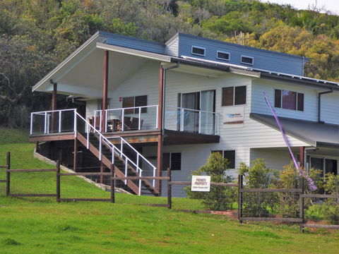 Point Plomer Holiday Cottages - Accommodation NT 0