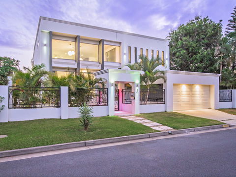 Riviera Waters Broadbeach - Vogue Holiday Homes - Accommodation NT 0