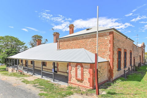 Wellington Courthouse. - Accommodation NT 0