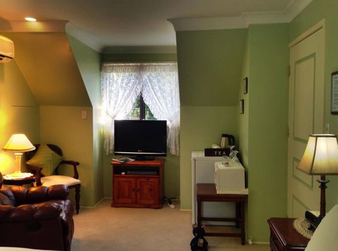 Curtis Falls Mountain Retreat - Accommodation NT 5