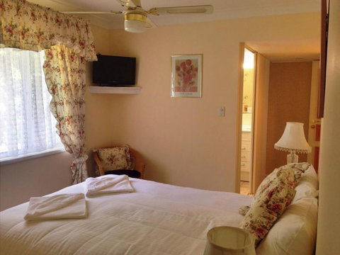 Curtis Falls Mountain Retreat - Accommodation NT 6
