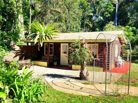 Curtis Falls Mountain Retreat - Accommodation NT 7