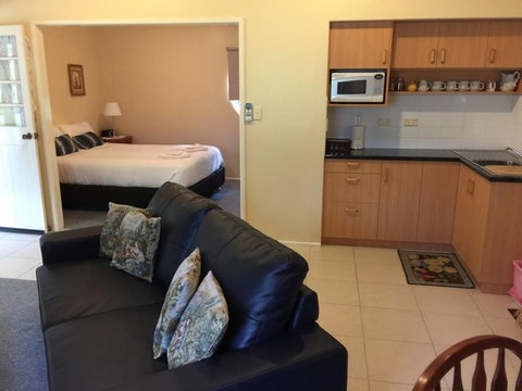 Curtis Falls Mountain Retreat - Accommodation NT 9