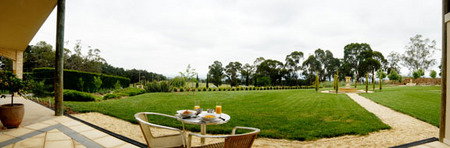 The Gatehouse At Villa Raedward - Accommodation NT 5