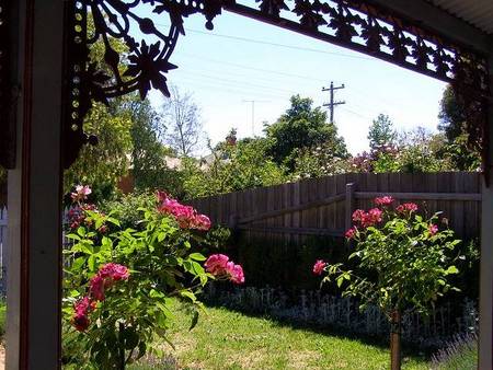 Airleigh - Rose Cottage - Accommodation NT 4