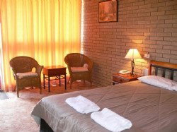 Warrina Motor Inn - Accommodation NT 1